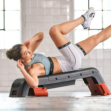 Lade das Bild in den Galerie-Viewer, Reebok Studio Deck - Schwarz und Rot